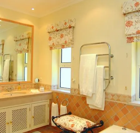Sleeps 8 Pool Air Con Wifi *